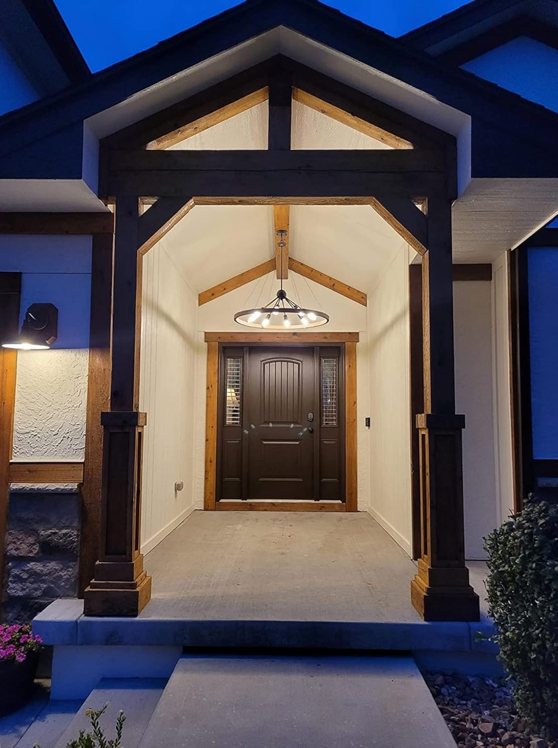 Klgxnrd 38.2'' Large Farmhouse Wagon Wheel Chandelier for Living Room, 8-Light Rustic Round Metal Light Fixtures for Dining Room Entryway Kitchen Island, Vintage Rust and Black Finishes